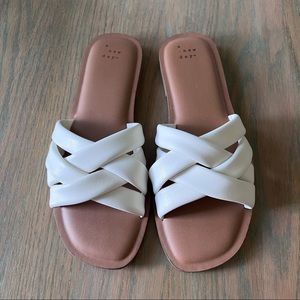 A New Day Rory flat white Sandals, Size 9